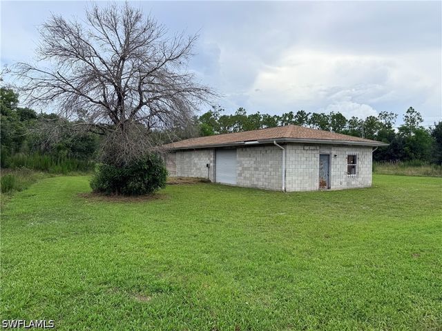 925 Purple Martin DR, Naples, FL 34120