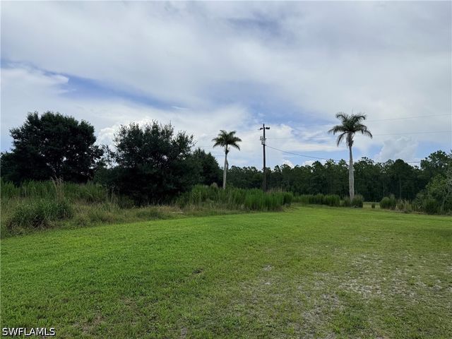 925 Purple Martin DR, Naples, FL 34120