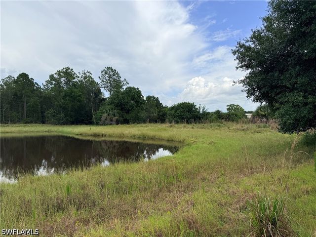 925 Purple Martin DR, Naples, FL 34120