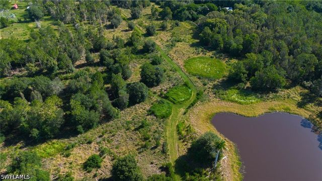 925 Purple Martin DR, Naples, FL 34120