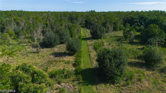925 Purple Martin DR, Naples, FL 34120
