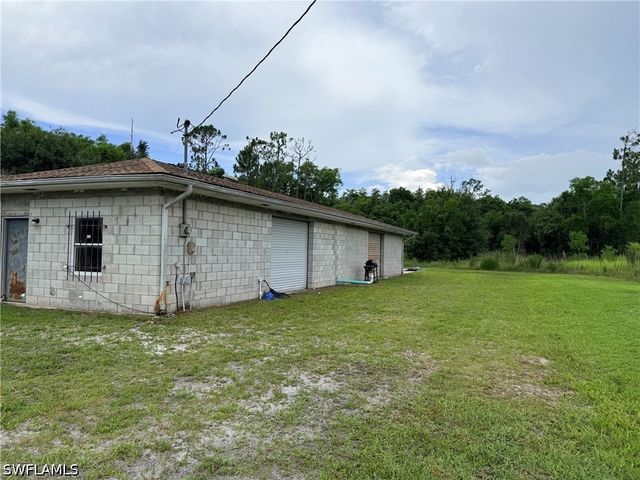 925 Purple Martin DR, Naples, FL 34120