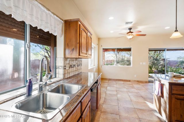 23 Calle Dinamarca, Rio Rico, AZ 85648