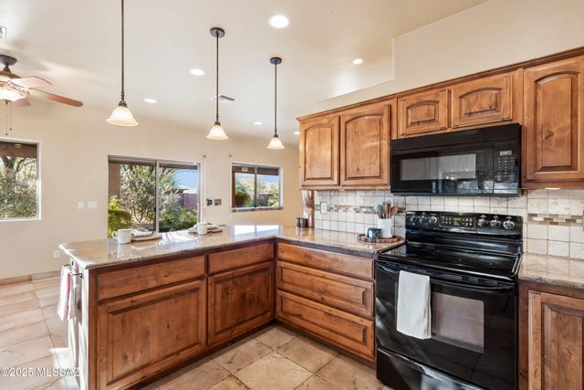 23 Calle Dinamarca, Rio Rico, AZ 85648