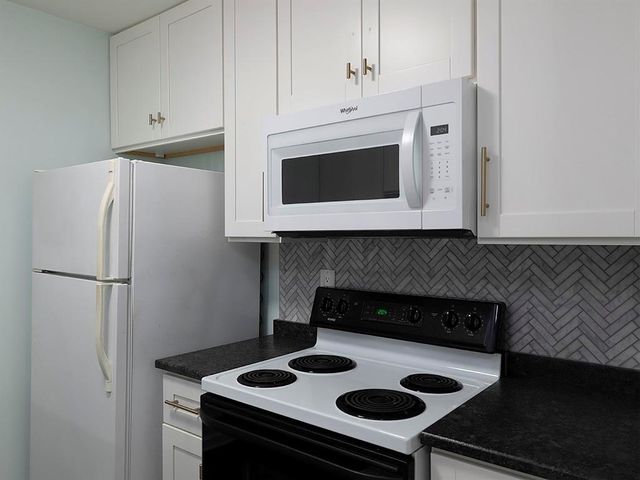 3655 Habersham Road NE 352, Atlanta, GA 30305