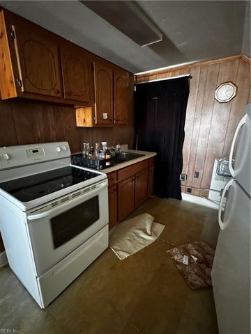 2010 Piedmont AVE, Portsmouth, VA 23704