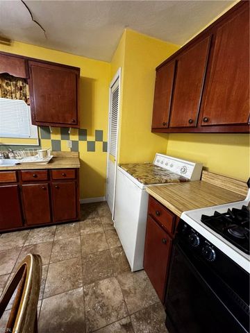 2010 Piedmont AVE, Portsmouth, VA 23704