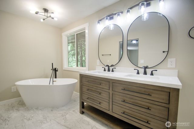 13336 Sunset Heights Lane SE, Tenino, WA 98589