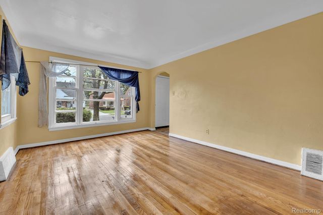 13807 Wadsworth Street, Detroit, MI 48227