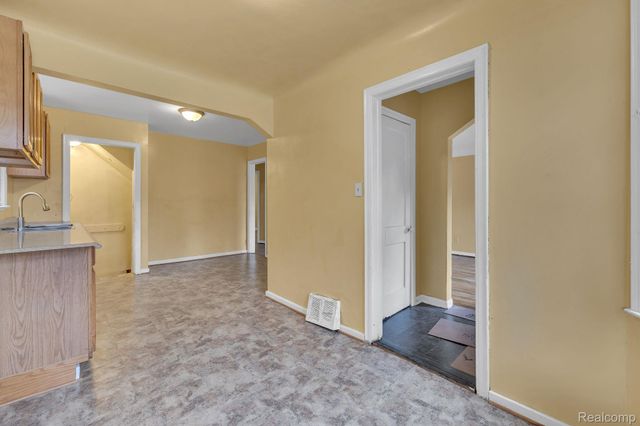 13807 Wadsworth Street, Detroit, MI 48227