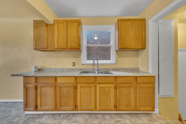 13807 Wadsworth Street, Detroit, MI 48227