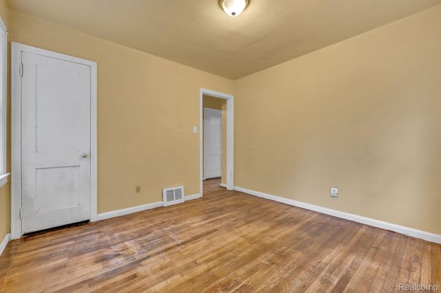 13807 Wadsworth Street, Detroit, MI 48227
