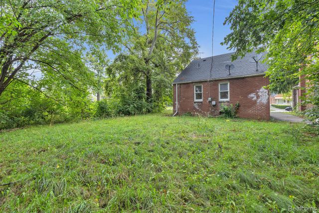13807 Wadsworth Street, Detroit, MI 48227