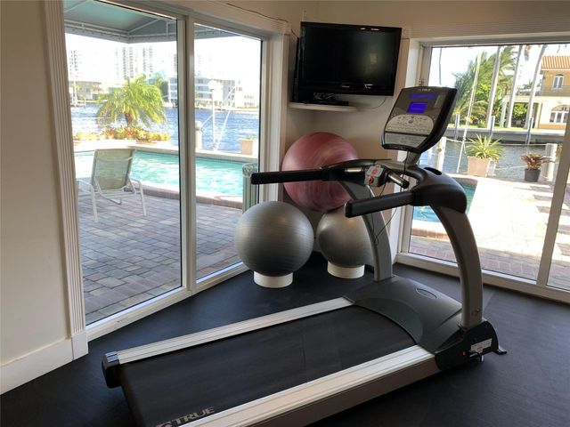 2900 NE 30 E4, Fort Lauderdale, FL 33306