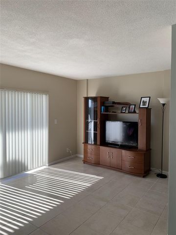 2900 NE 30 E4, Fort Lauderdale, FL 33306