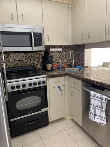 2900 NE 30 E4, Fort Lauderdale, FL 33306