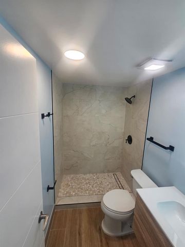 2900 NE 30 E4, Fort Lauderdale, FL 33306