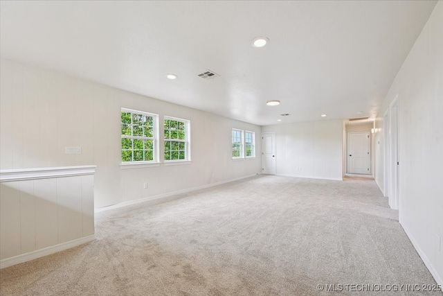 211 Fairway Circle E, Sand Springs, OK 74063