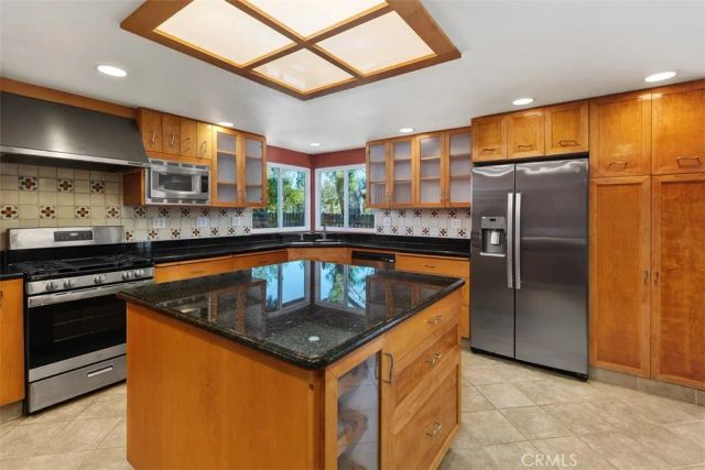 5625 Via Terreno, Riverside, CA 92506