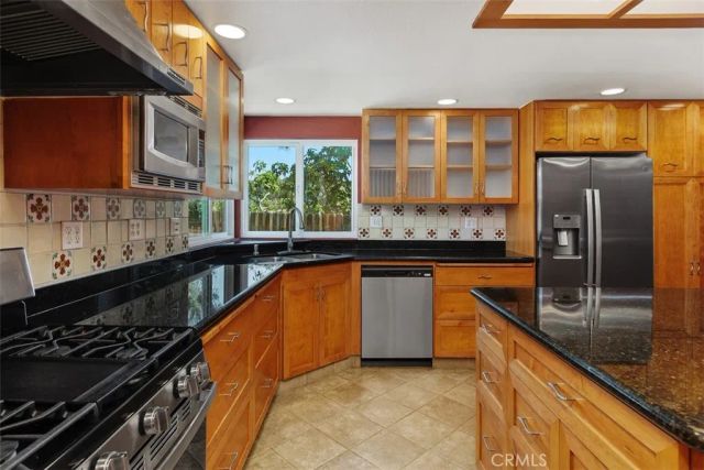 5625 Via Terreno, Riverside, CA 92506