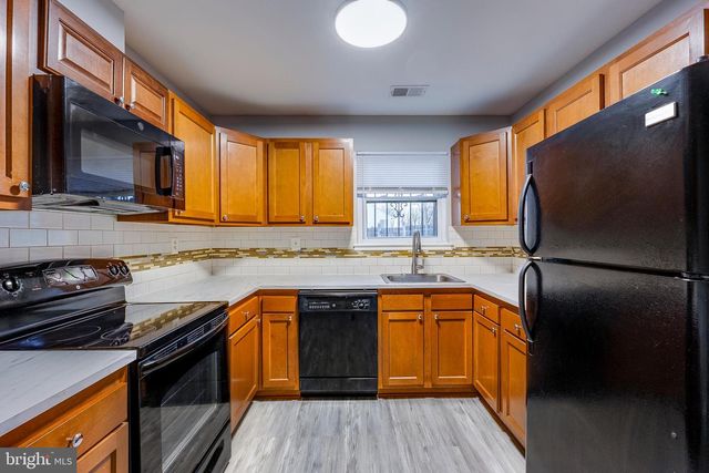 7410 CRANE, Landover, MD 20785