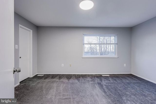 7410 CRANE, Landover, MD 20785