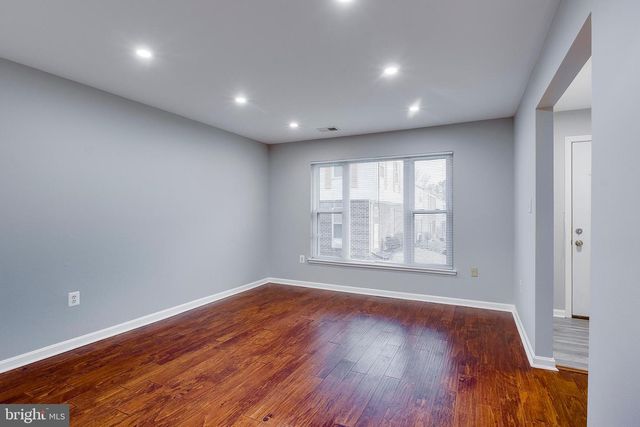 7410 CRANE, Landover, MD 20785