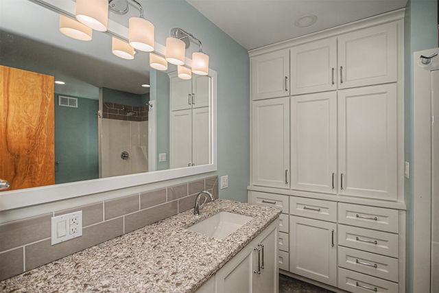 3124 Grove Avenue, Ames, IA 50010