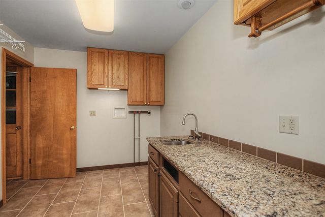 3124 Grove Avenue, Ames, IA 50010