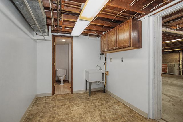 3124 Grove Avenue, Ames, IA 50010