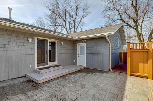 3124 Grove Avenue, Ames, IA 50010