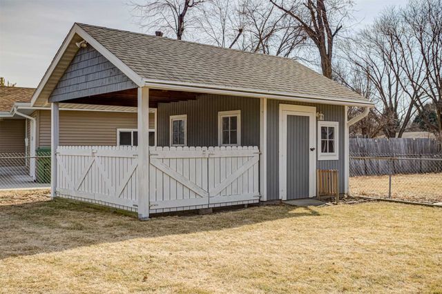 3124 Grove Avenue, Ames, IA 50010