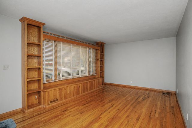 3124 Grove Avenue, Ames, IA 50010