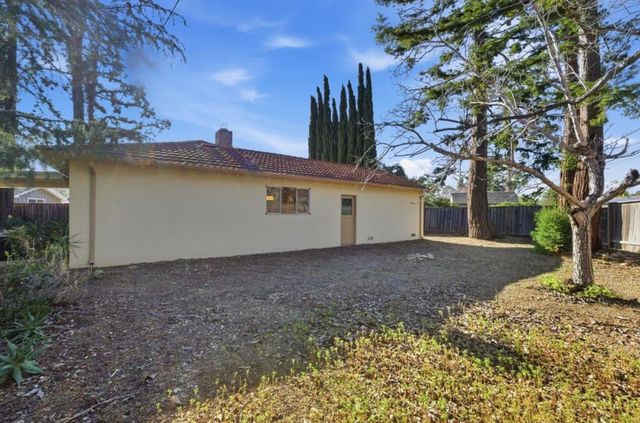 145 Holly Hill Way, Los Gatos, CA 95032