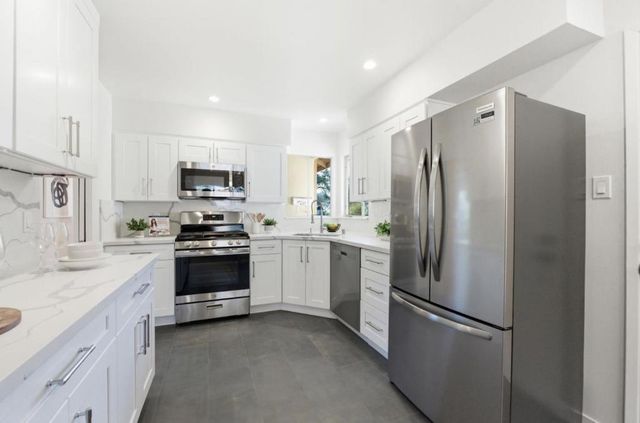 145 Holly Hill Way, Los Gatos, CA 95032