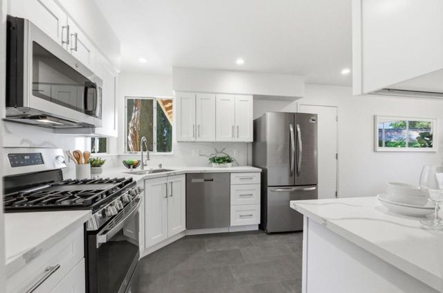 145 Holly Hill Way, Los Gatos, CA 95032