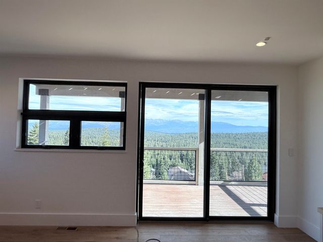 13094 Skislope Way, Truckee, CA 96161