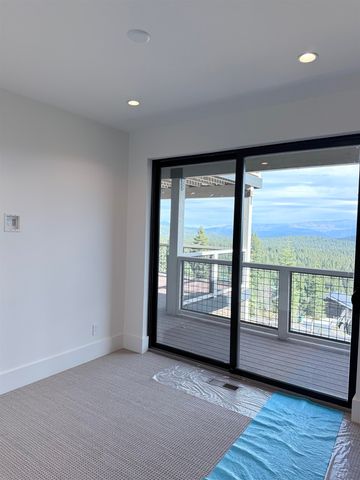 13094 Skislope Way, Truckee, CA 96161