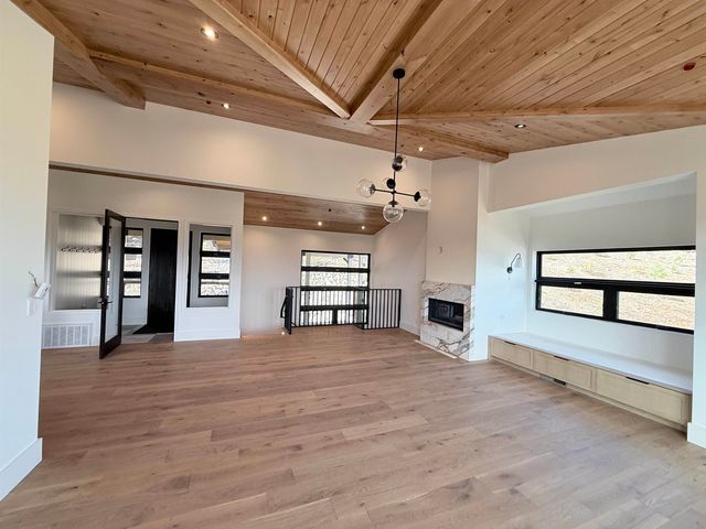 13094 Skislope Way, Truckee, CA 96161