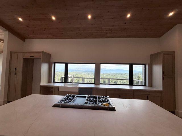 13094 Skislope Way, Truckee, CA 96161