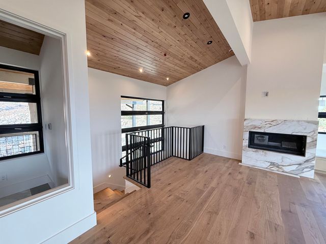 13094 Skislope Way, Truckee, CA 96161