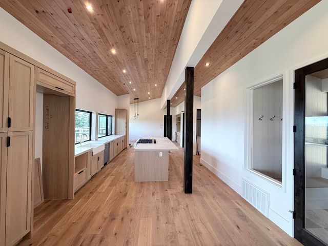 13094 Skislope Way, Truckee, CA 96161