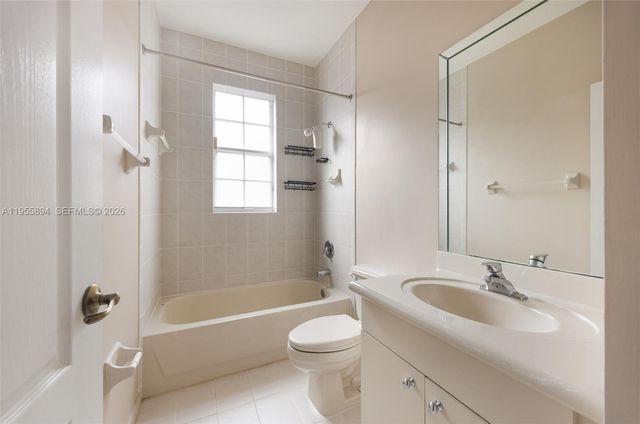 15963 SW 99th Ln, Miami, FL 33196