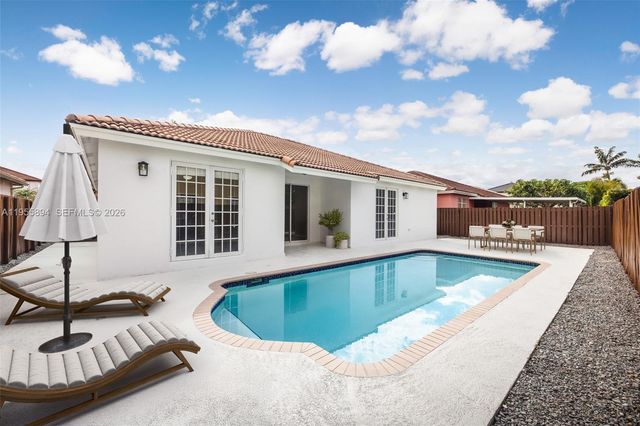 15963 SW 99th Ln, Miami, FL 33196