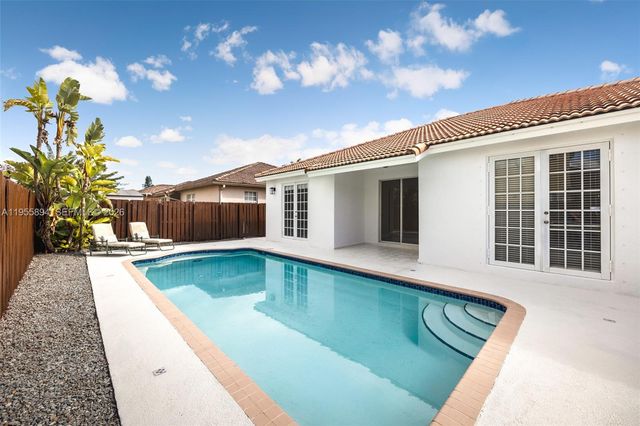 15963 SW 99th Ln, Miami, FL 33196