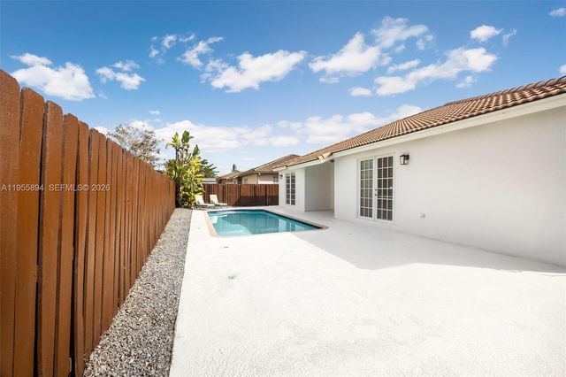 15963 SW 99th Ln, Miami, FL 33196