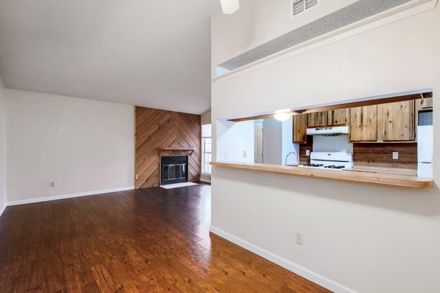 4407 Limewood CT B, Austin, TX 78727