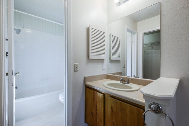 4407 Limewood CT B, Austin, TX 78727