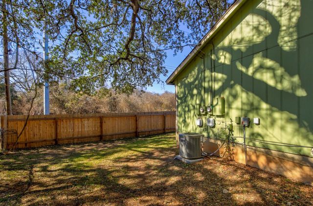 4407 Limewood CT B, Austin, TX 78727