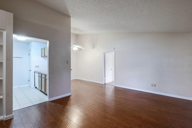 4407 Limewood CT B, Austin, TX 78727